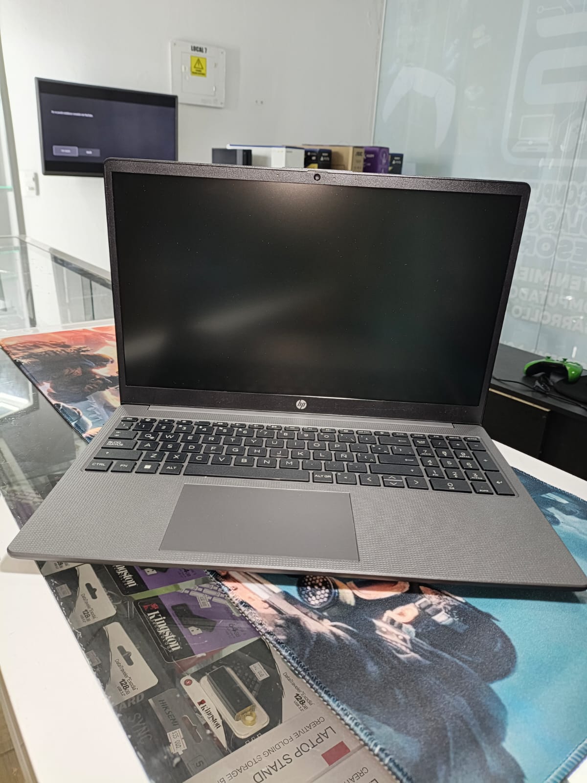 Portatil HP AMD Ryzen 3 7320U